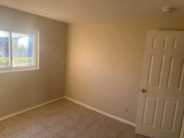 780 Moon Road, Unit B Columbus, OH 43224 - Photo 5 of 9 IMG_4975
