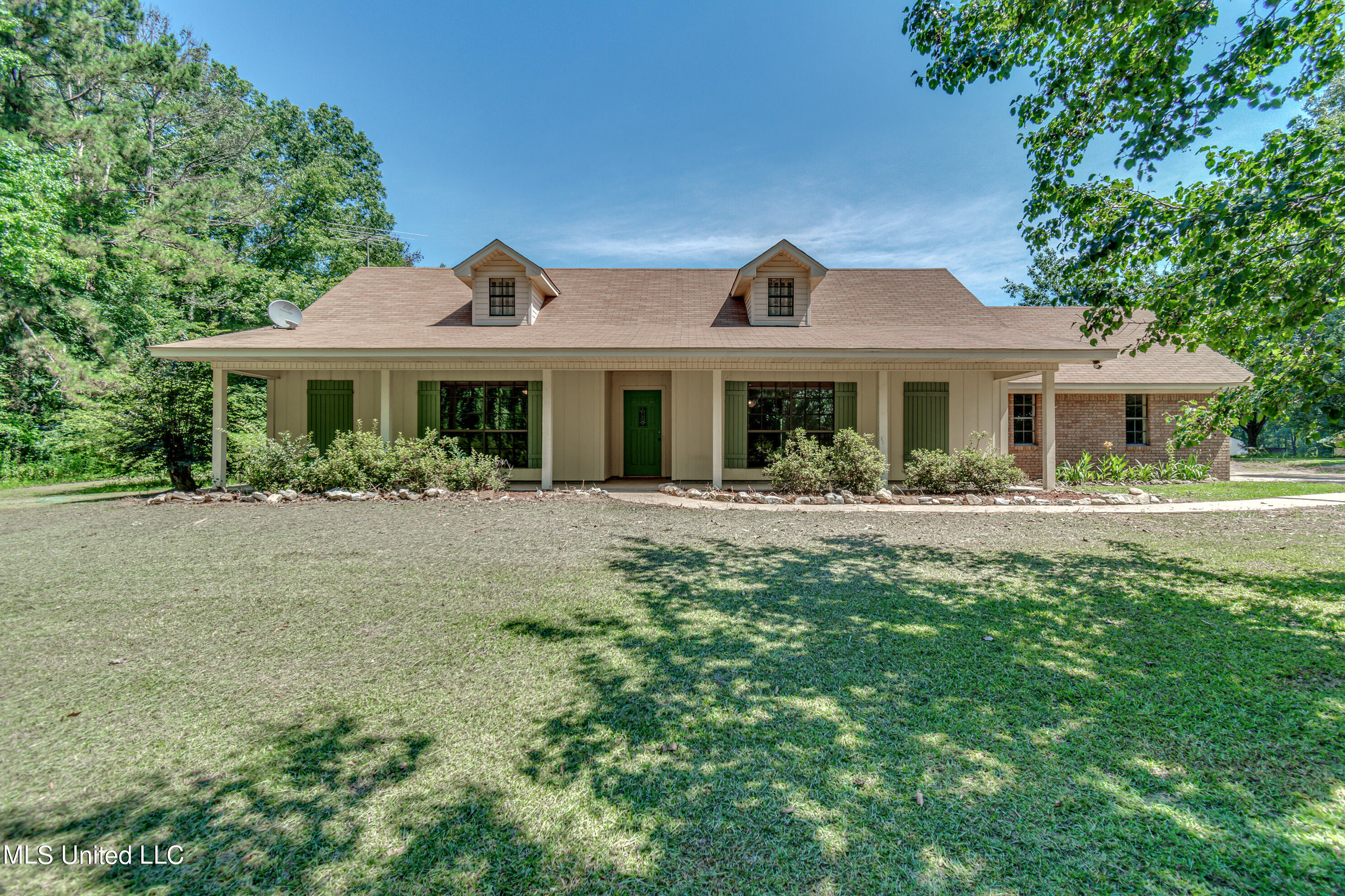 1225 East Flowers Road Terry, MS 39170 - Photo 4 of 45 1225 E Flowers Road-47