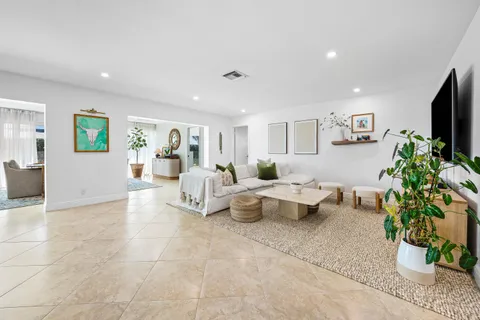 $689,900 | 351 Colony Key Circle, Atlantis, FL 33462