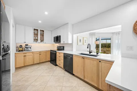 $689,900 | 351 Colony Key Circle, Atlantis, FL 33462