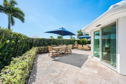 $689,900 | 351 Colony Key Circle, Atlantis, FL 33462