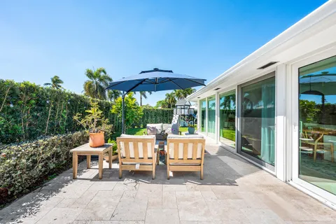 $689,900 | 351 Colony Key Circle, Atlantis, FL 33462