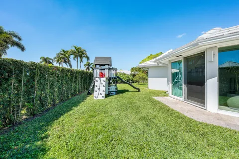 $689,900 | 351 Colony Key Circle, Atlantis, FL 33462