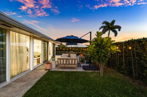 $689,900 | 351 Colony Key Circle, Atlantis, FL 33462