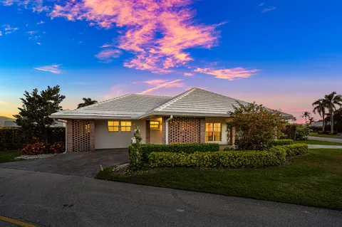 $689,900 | 351 Colony Key Circle, Atlantis, FL 33462