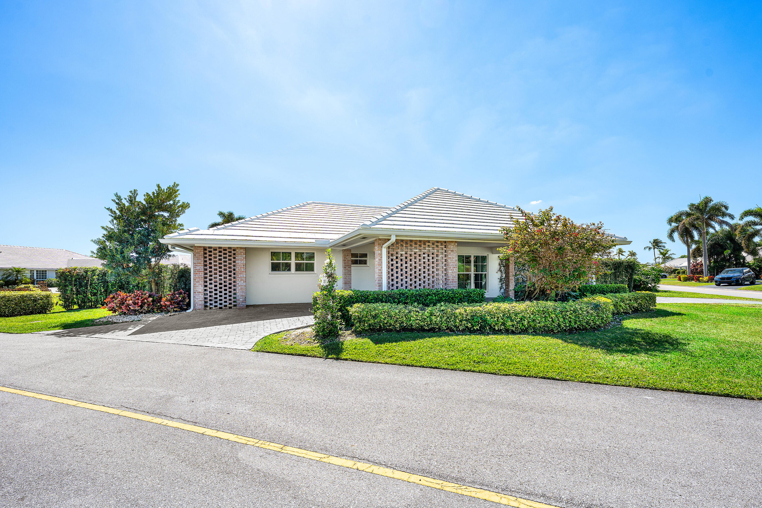 351 Colony Key Circle Atlantis, FL 33462 - Photo 7 of 71 002-351ColonyKeyCircle-Atlantis-FL-33462