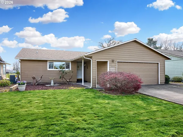 $360,000 | 2056 King Way, Woodburn, OR 97071