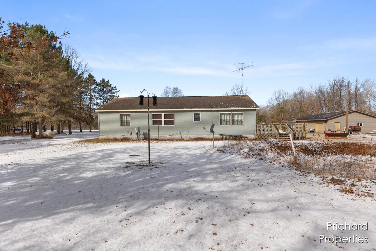 6244 13 Mile Road Remus, MI 49340 - Photo 23 of 38 IMG_1025