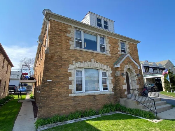$400,000 | 5313 West Greenfield Avenue, West Milwaukee, WI 53214