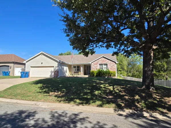 $395,000 | 3517 Hackberry Lane, Joplin, MO 64801