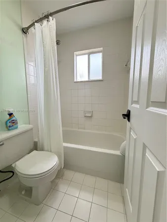 $2,250 | 14905 Southwest 80th Street, Unit 214, Miami, FL 33193