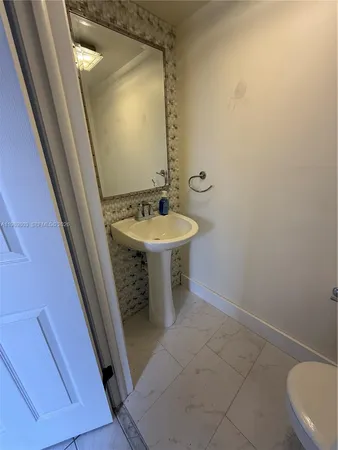 $2,250 | 14905 Southwest 80th Street, Unit 214, Miami, FL 33193