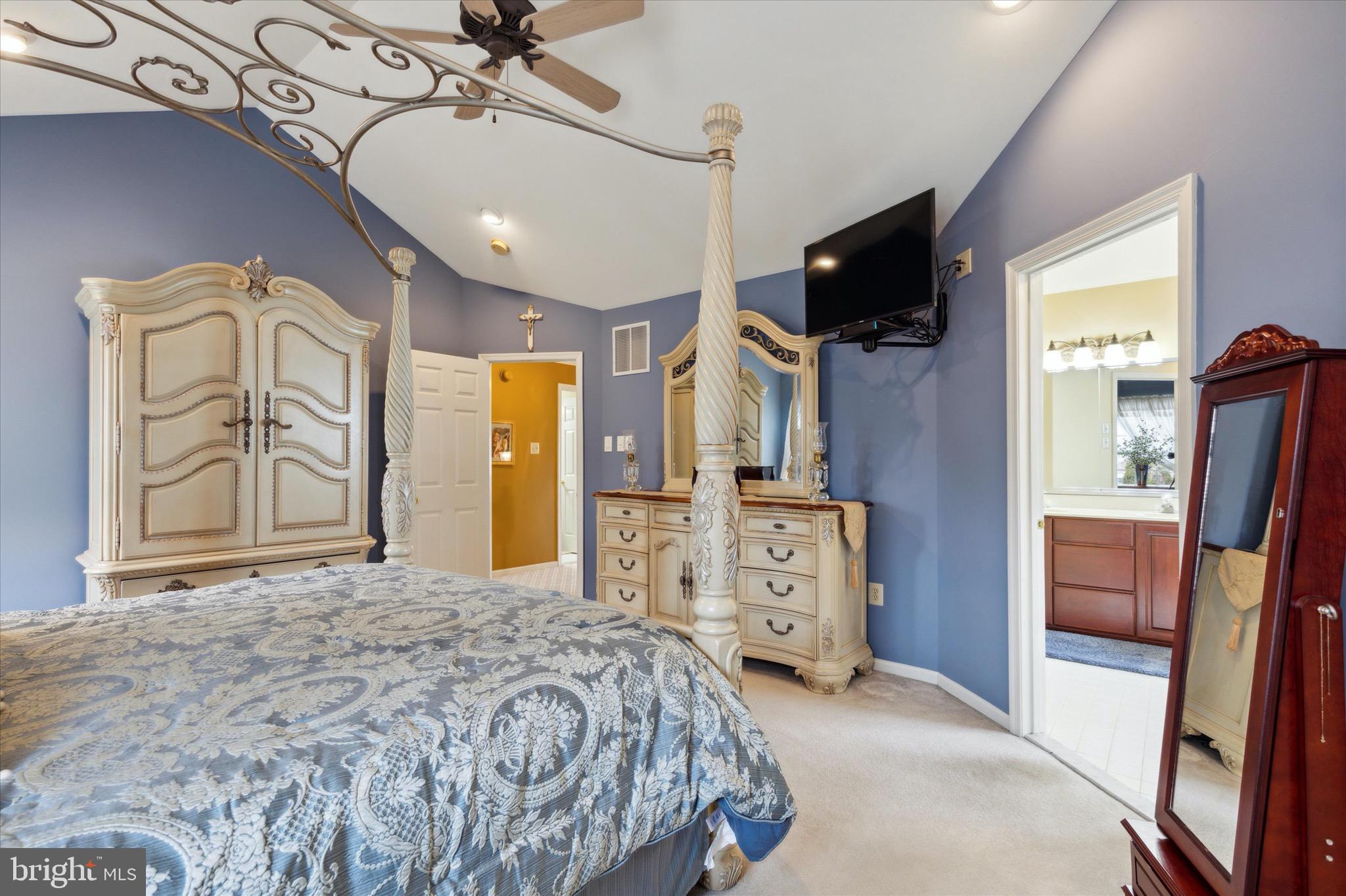 3205 Riding Court Chalfont, PA 18914 - Photo 16 of 27 Primary Bedroom Alternate View