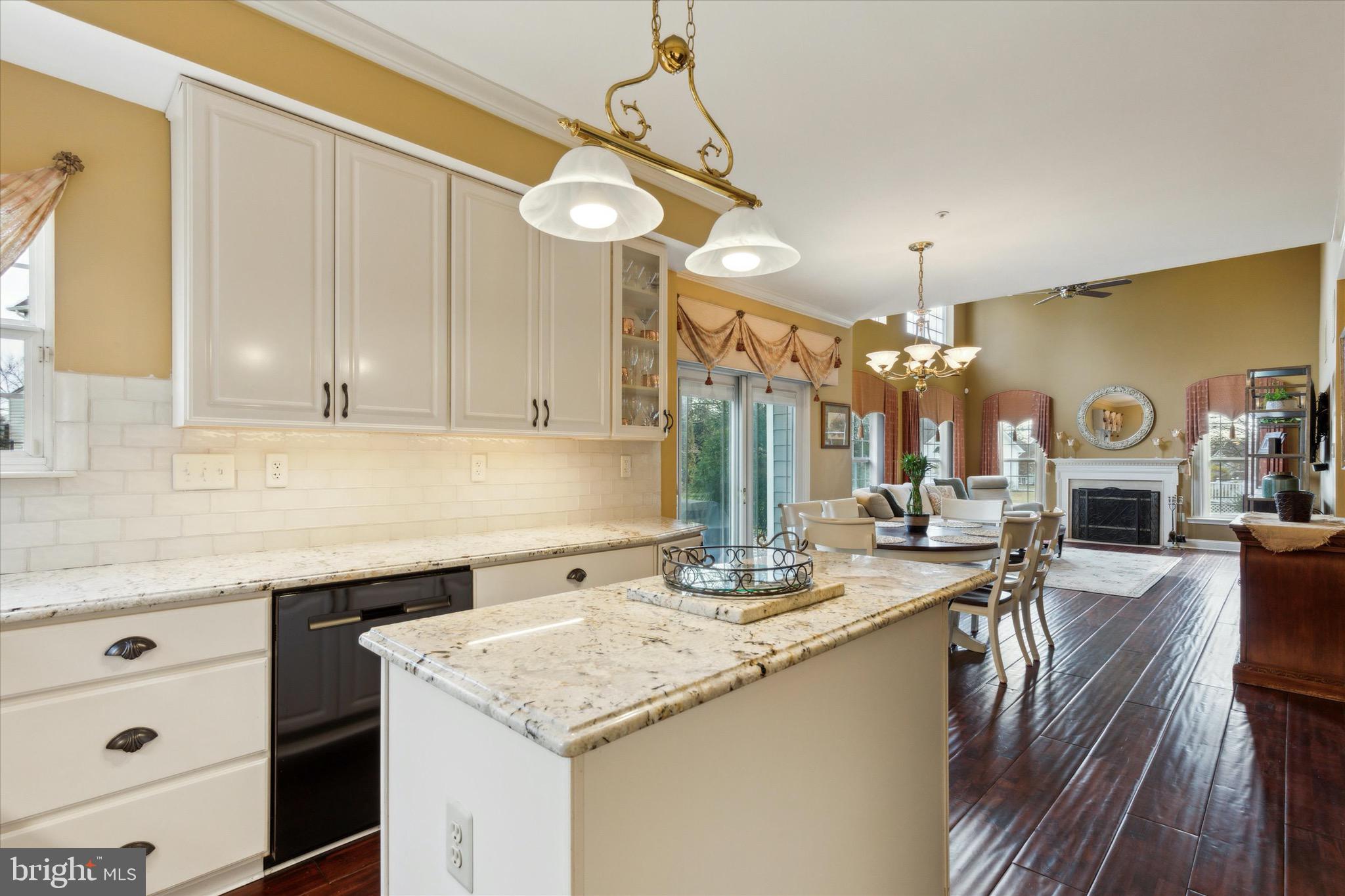 3205 Riding Court Chalfont, PA 18914 - Photo 8 of 27 Kitchen Island and Under Cabinet Lighting