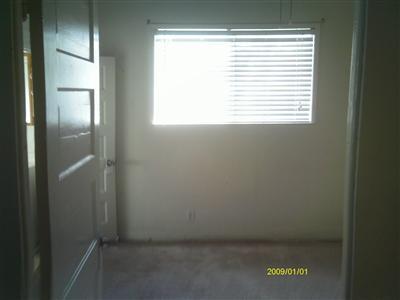 1119 L Street Reedley, CA 93654 - Photo 3 of 10