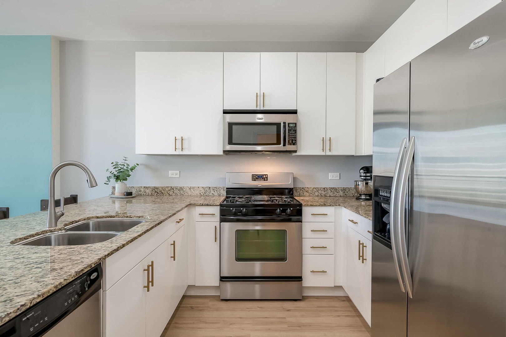 451 West Huron Street, Unit 1502 Chicago, IL 60654 - Photo 11 of 24