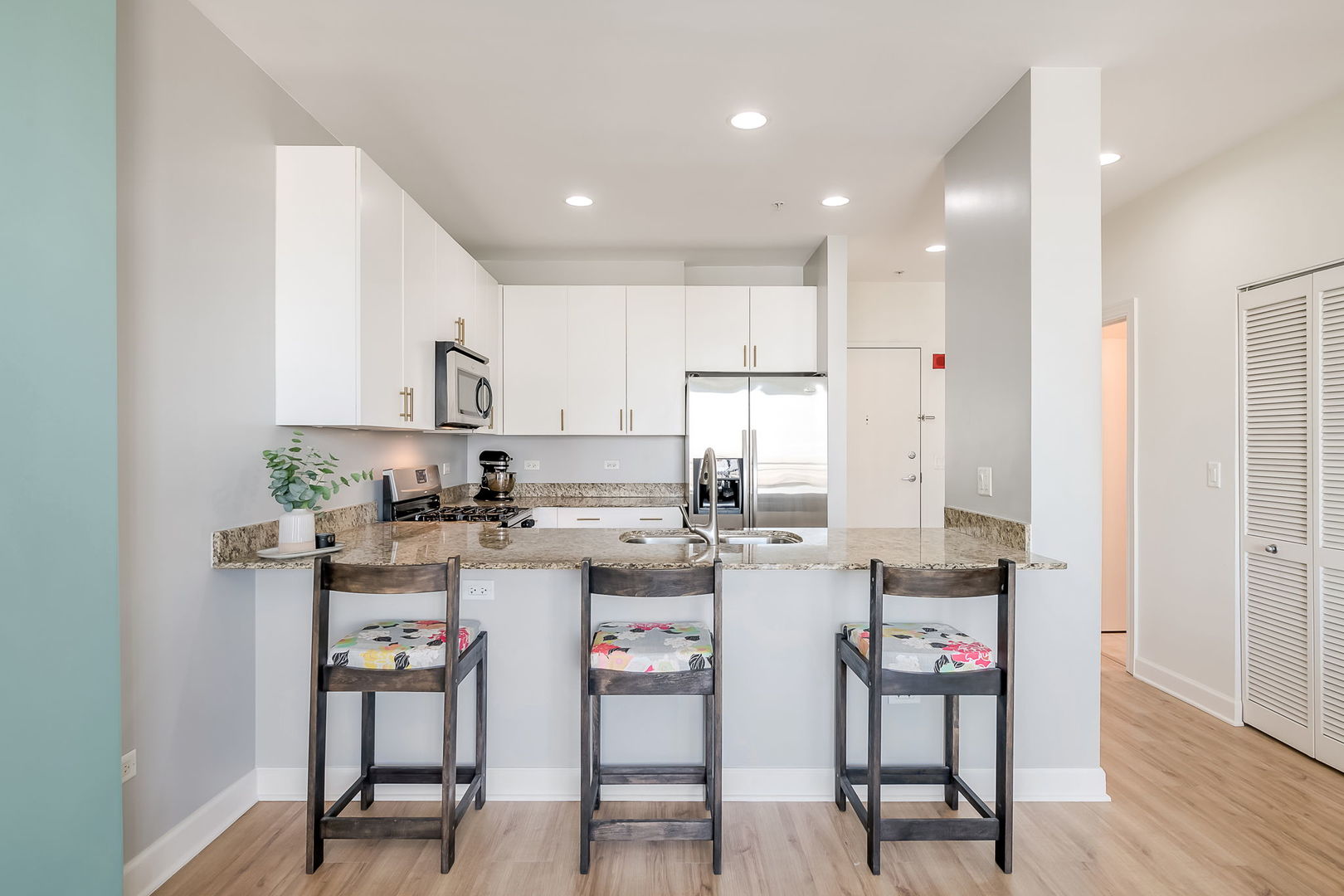 451 West Huron Street, Unit 1502 Chicago, IL 60654 - Photo 10 of 24