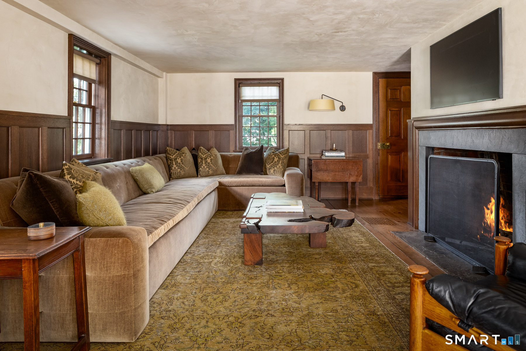 298 Harbor Road Fairfield, CT 06890 - Photo 8 of 40 Gallery Image 8