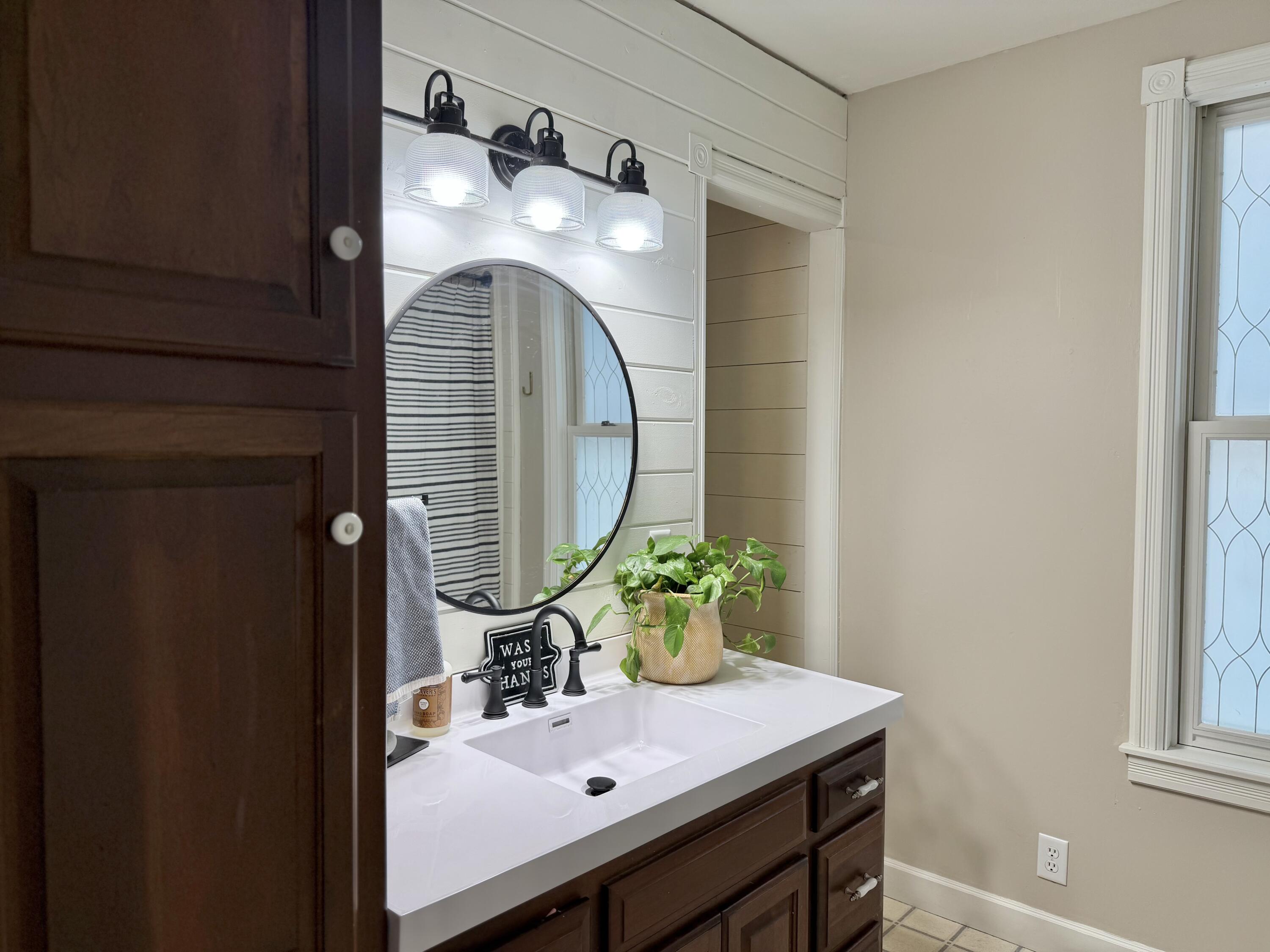 253 14th Street Winona, MN 55987 - Photo 28 of 30 29 bathroom