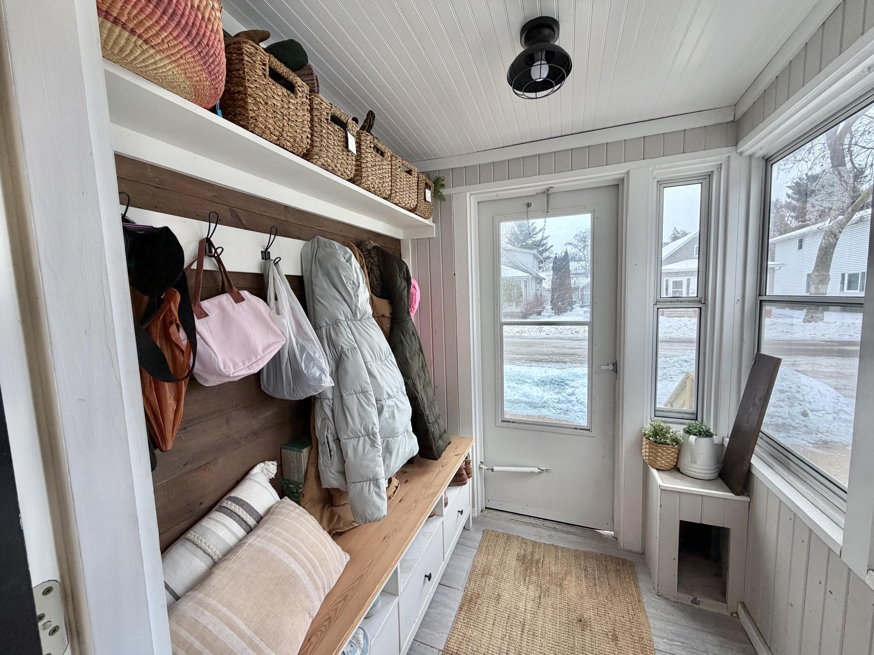 253 14th Street Winona, MN 55987 - Photo 6 of 30 06 entry