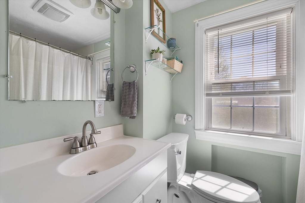 27 Myrtle Road Gardner, MA 01440 - Photo 17 of 33 Gallery Image 17