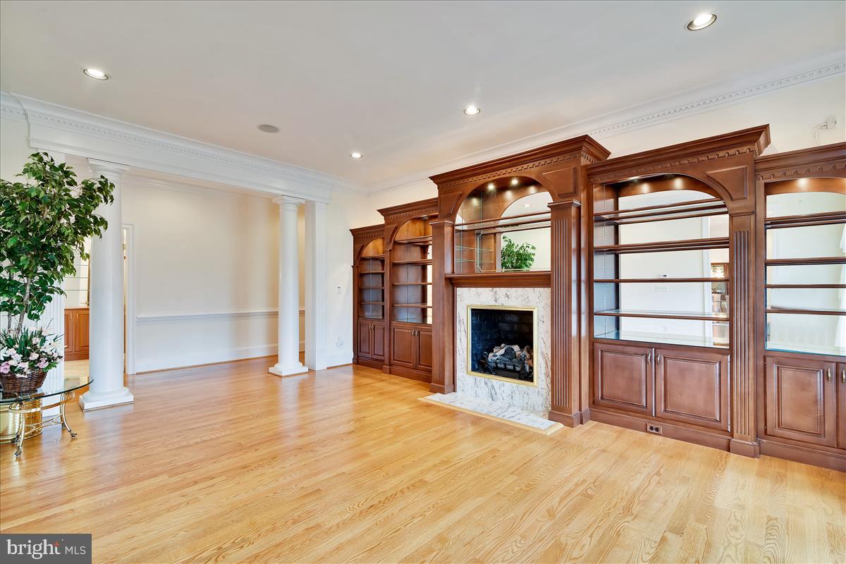 40887 Robin Circle Leesburg, VA 20175 - Photo 12 of 100 Gleaming hardwoods, elegant fireplace