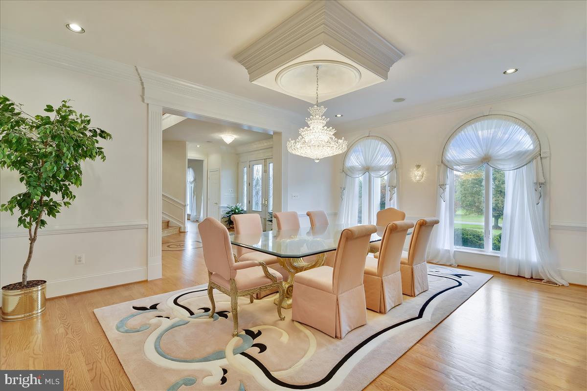 40887 Robin Circle Leesburg, VA 20175 - Photo 14 of 100 More beautiful hardwoods, lots of light