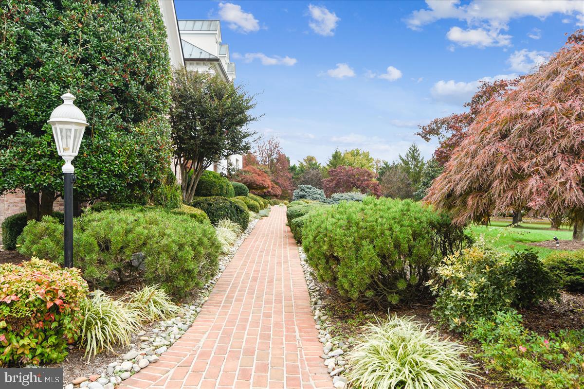 40887 Robin Circle Leesburg, VA 20175 - Photo 4 of 100 Attractive brick walkway to front entrance