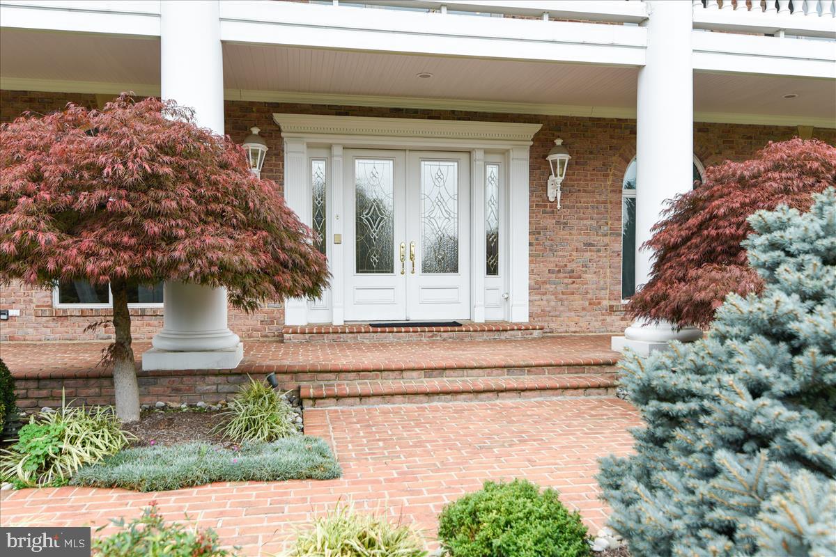 40887 Robin Circle Leesburg, VA 20175 - Photo 5 of 100 Covered front porch welcomes you home