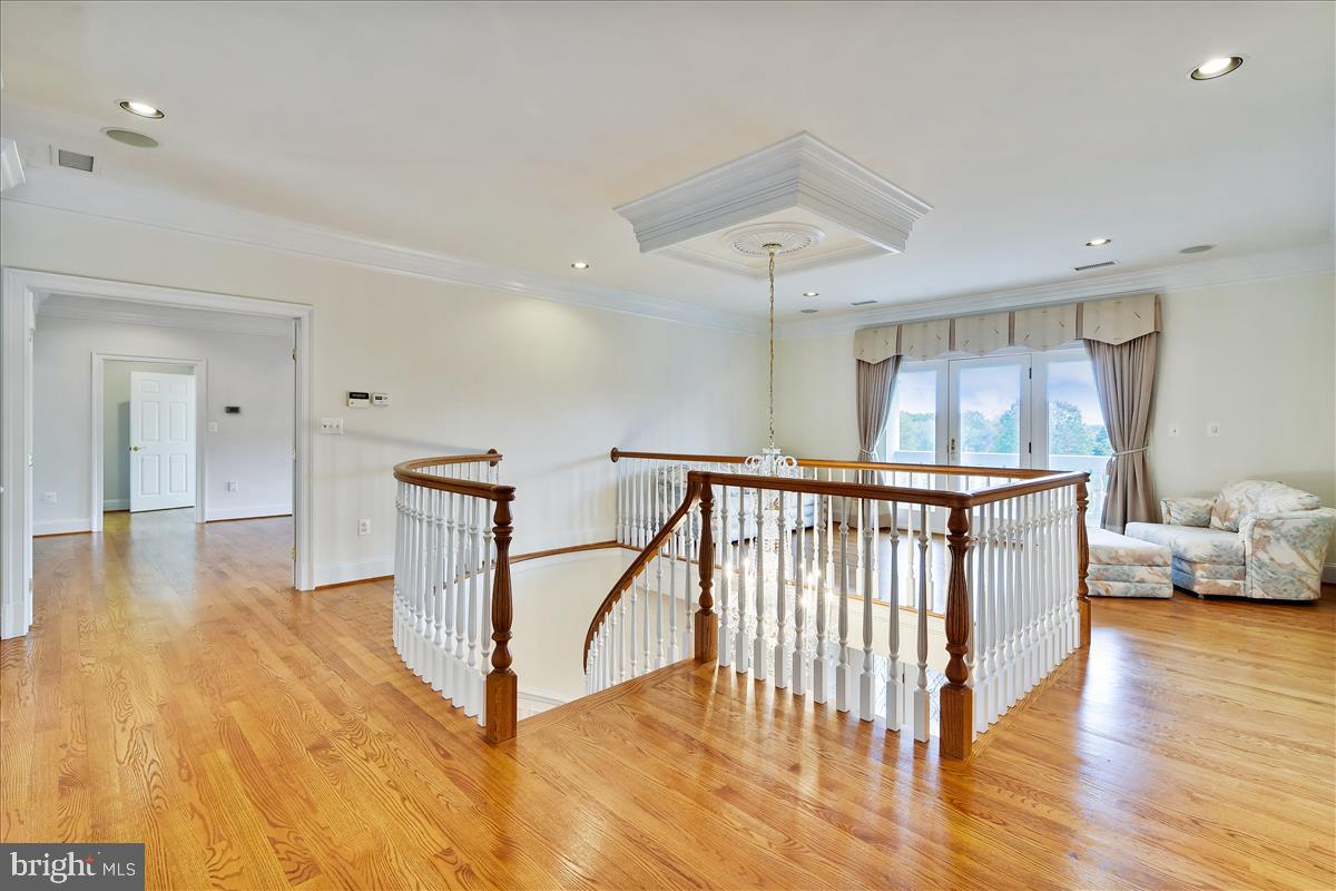 40887 Robin Circle Leesburg, VA 20175 - Photo 40 of 100 Impressive second floor landing