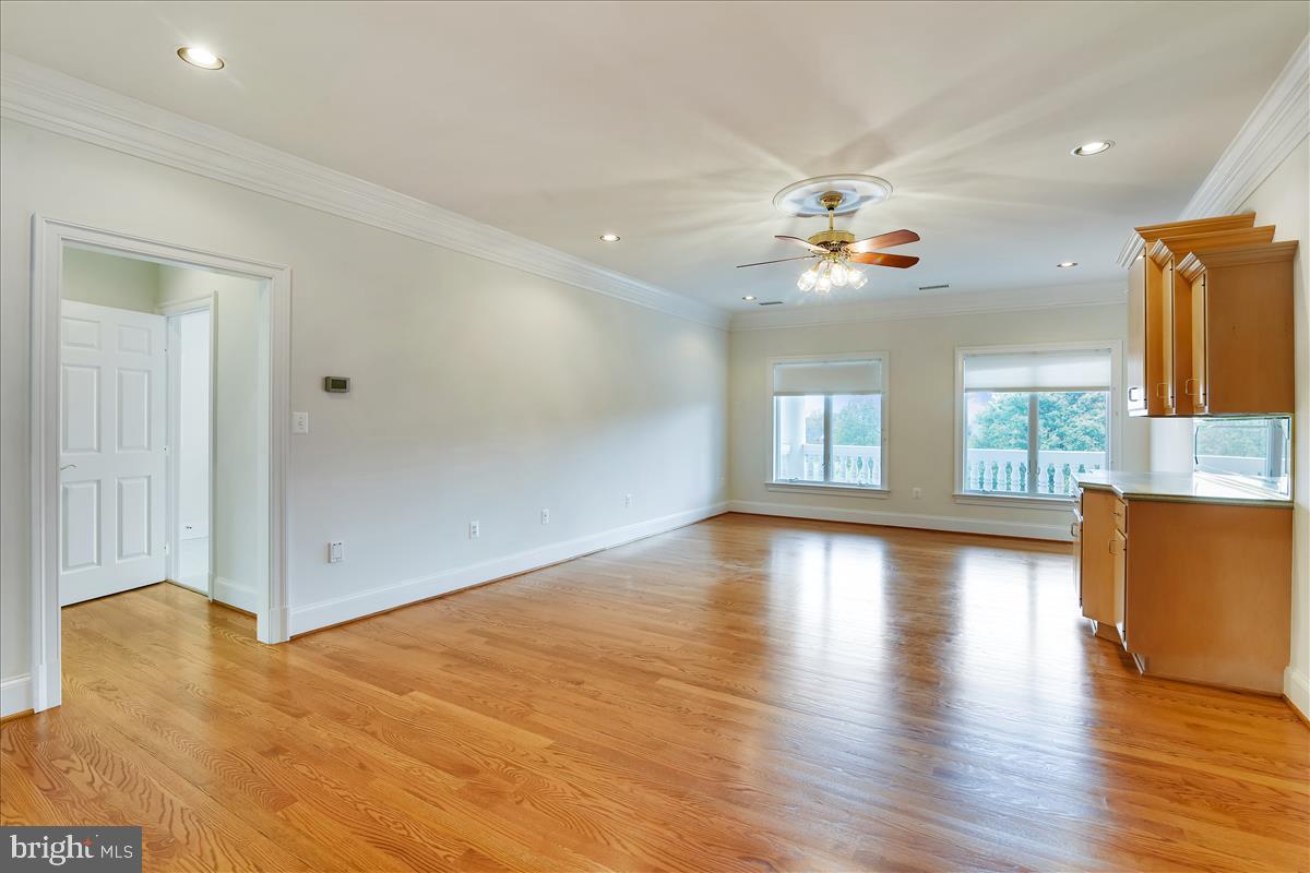 40887 Robin Circle Leesburg, VA 20175 - Photo 44 of 100 Upper level owners' suite #2 with built ins
