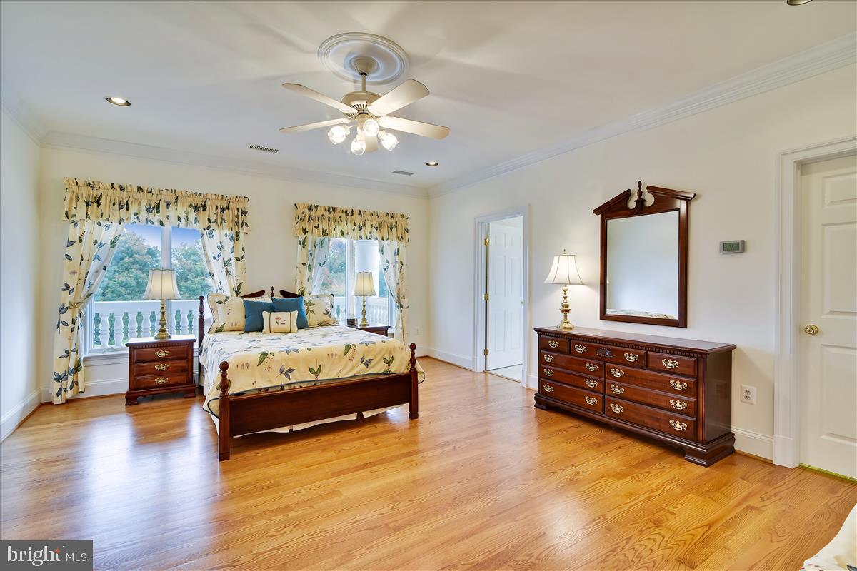 40887 Robin Circle Leesburg, VA 20175 - Photo 50 of 100 Bedroom 3 with ensuite bath