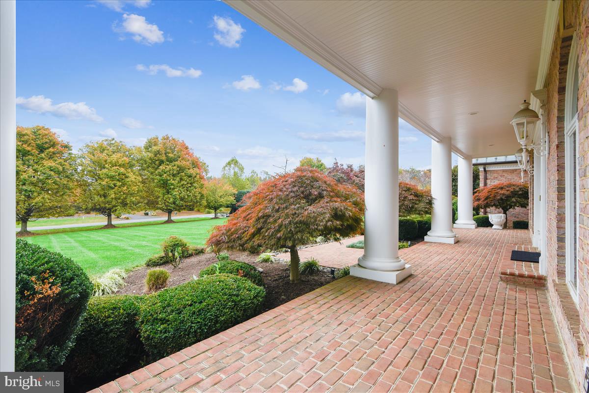 40887 Robin Circle Leesburg, VA 20175 - Photo 7 of 100 Plenty of room to relax and enjoy the view
