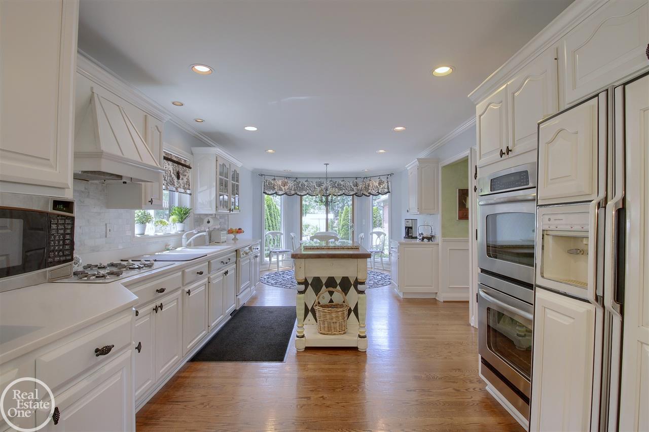 1275 Whittier Road Grosse Pointe Park, MI 48230 - Photo 13 of 42