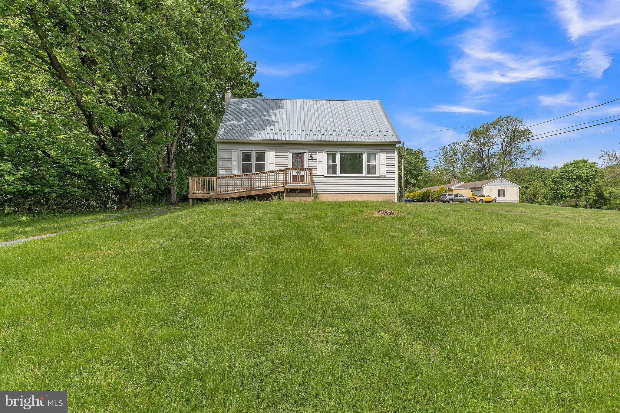 468 Locust Grove Road West Chester, PA 19382 - Photo 2 of 35 Gallery Image 2