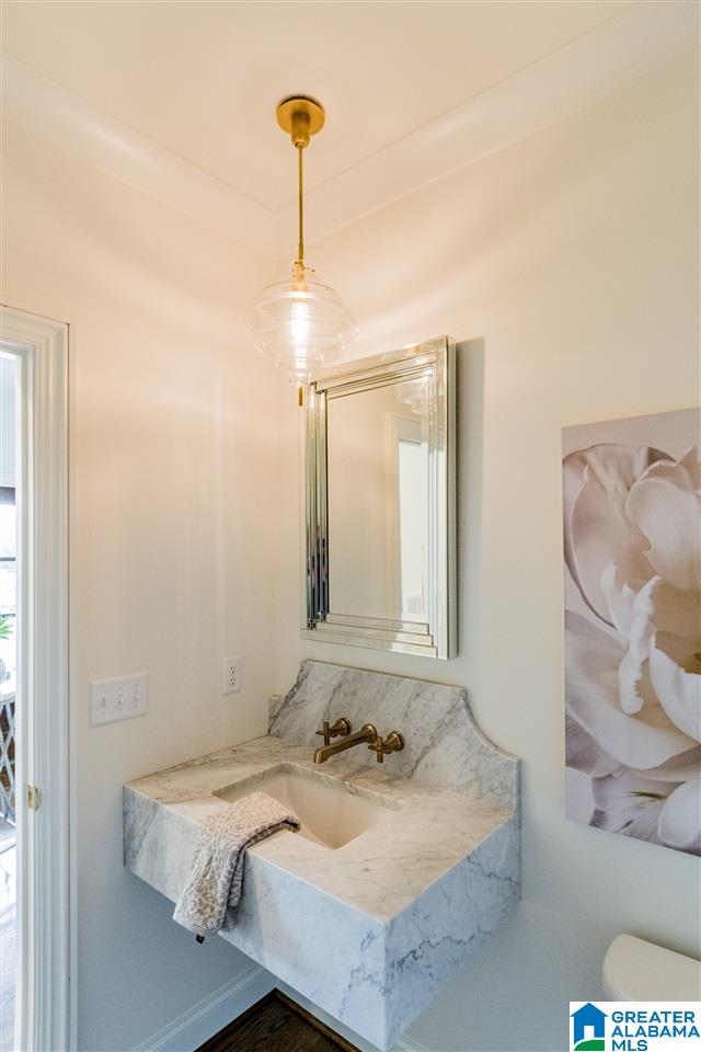 2500 Shades Crest Road Birmingham, AL 35209 - Photo 18 of 46
