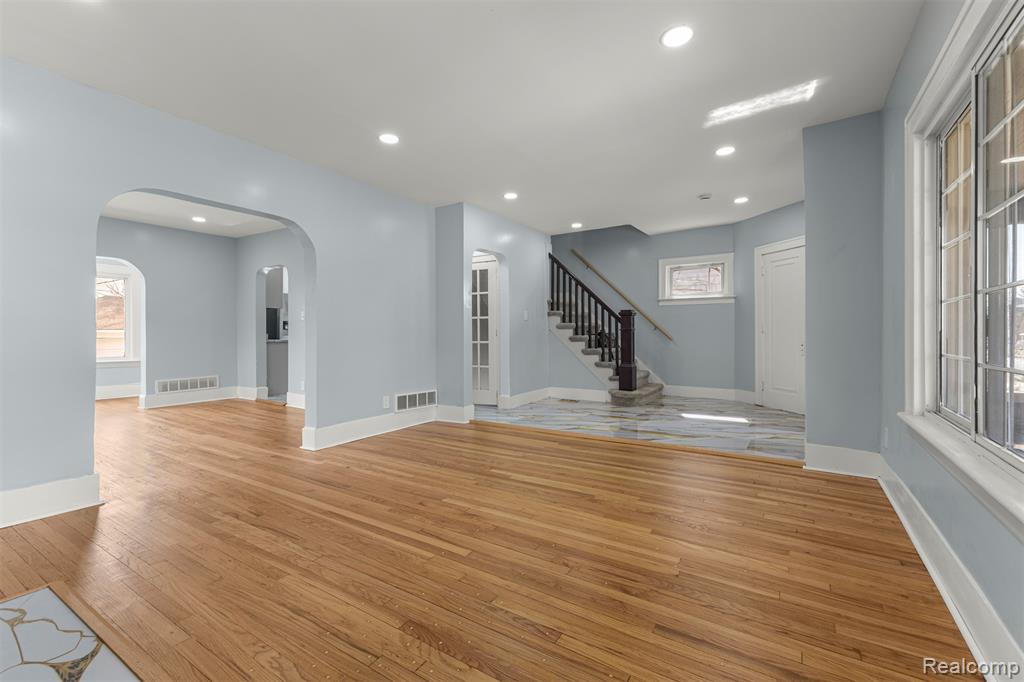 7830 Miller Road Dearborn, MI 48126 - Photo 10 of 43 Gallery Image 10