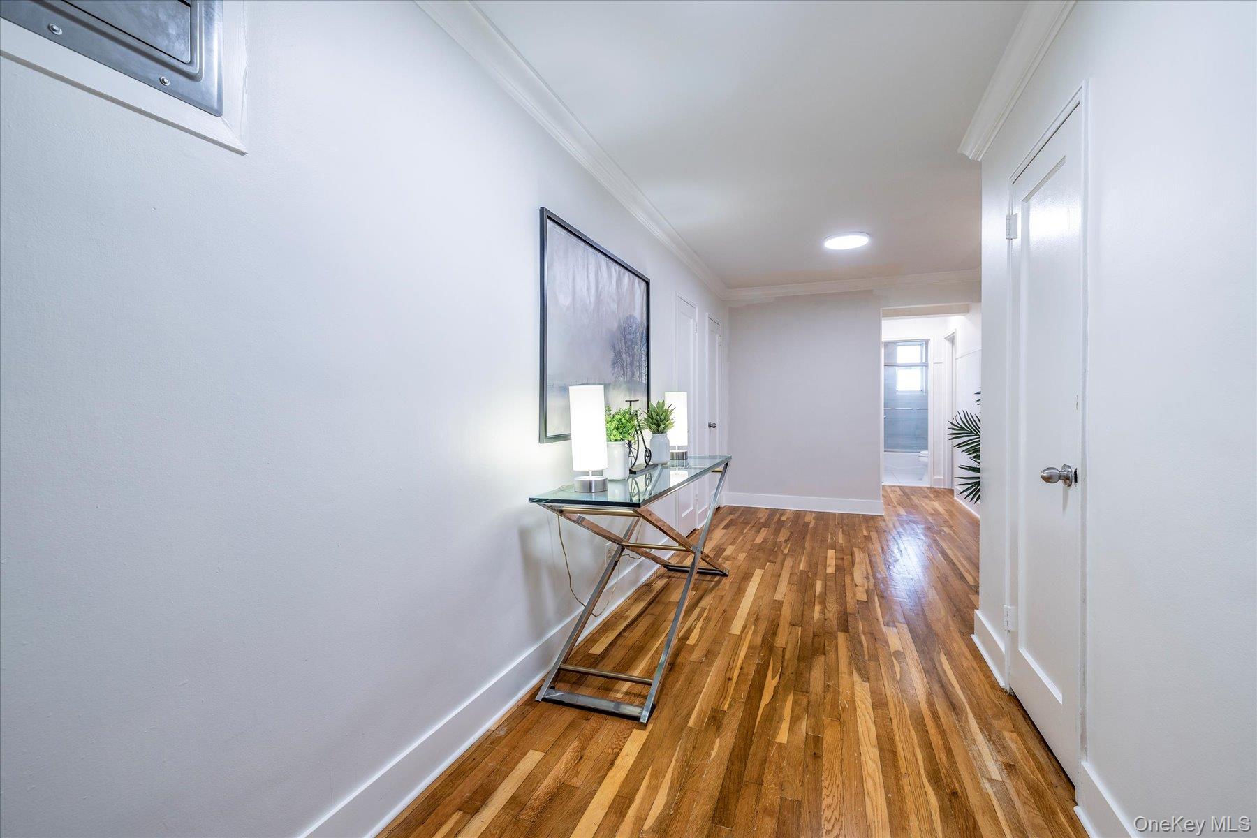 194 Smith Street, Unit 1K Freeport, NY 11520 - Photo 5 of 18 a view of seating area