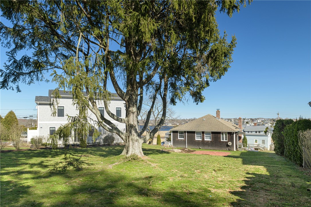 37 Conanicut Road Narragansett, RI 02882 - Photo 33 of 48