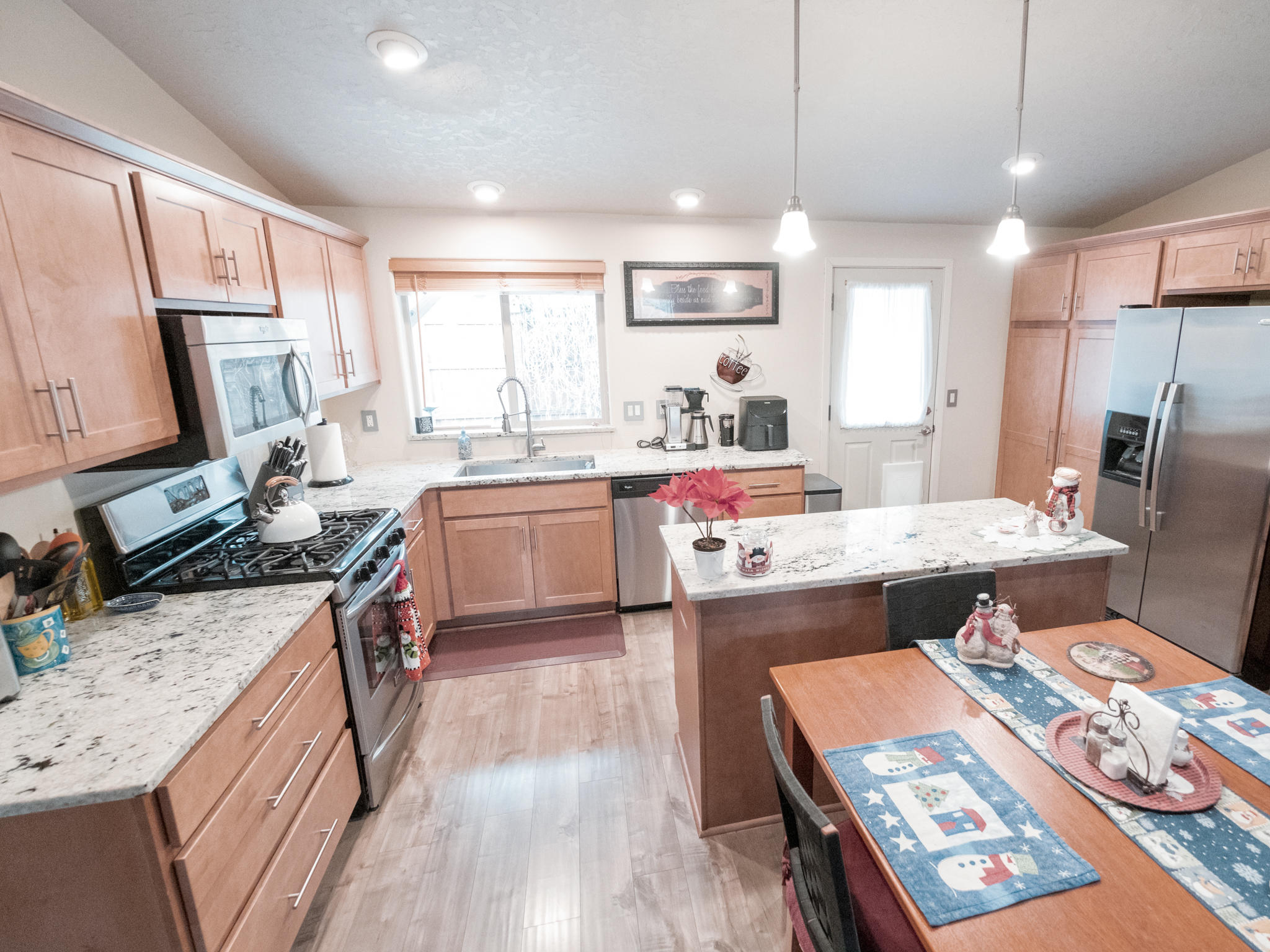 20581 Prospector Loop Bend, OR 97702 - Photo 6 of 19 20581-prospector-loop-04