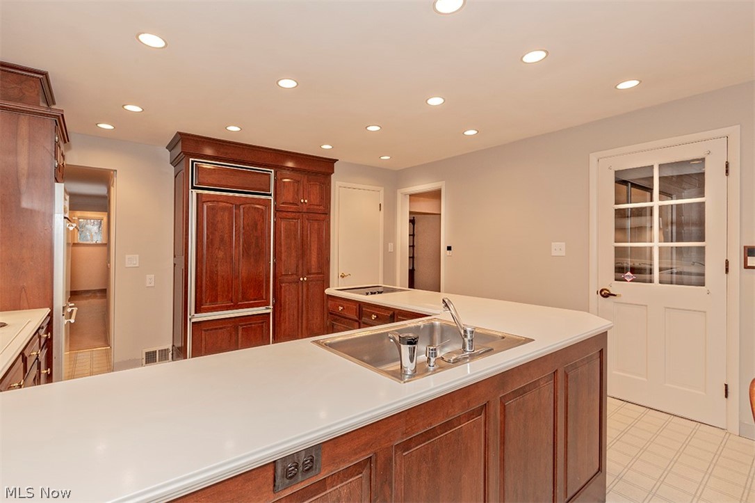 4948 Countryside Road Lyndhurst, OH 44124 - Photo 8 of 26