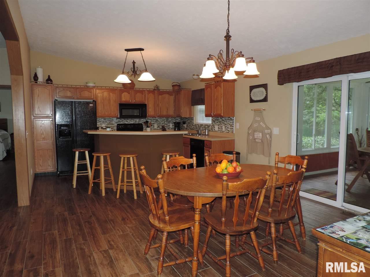 16526 VFW Road Pekin, IL 61554 - Photo 13 of 36