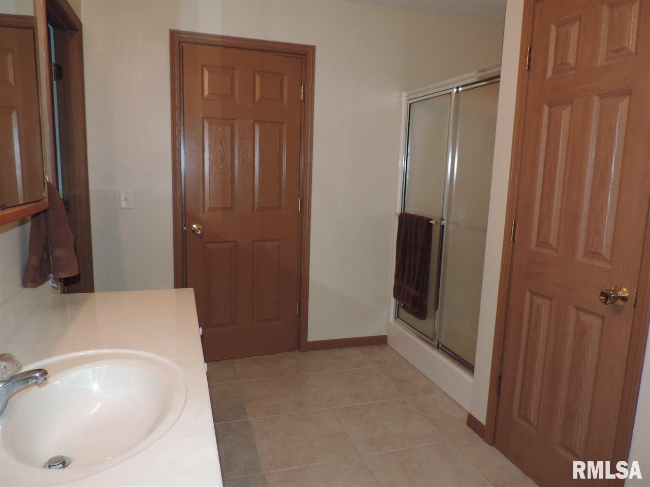 16526 VFW Road Pekin, IL 61554 - Photo 18 of 36