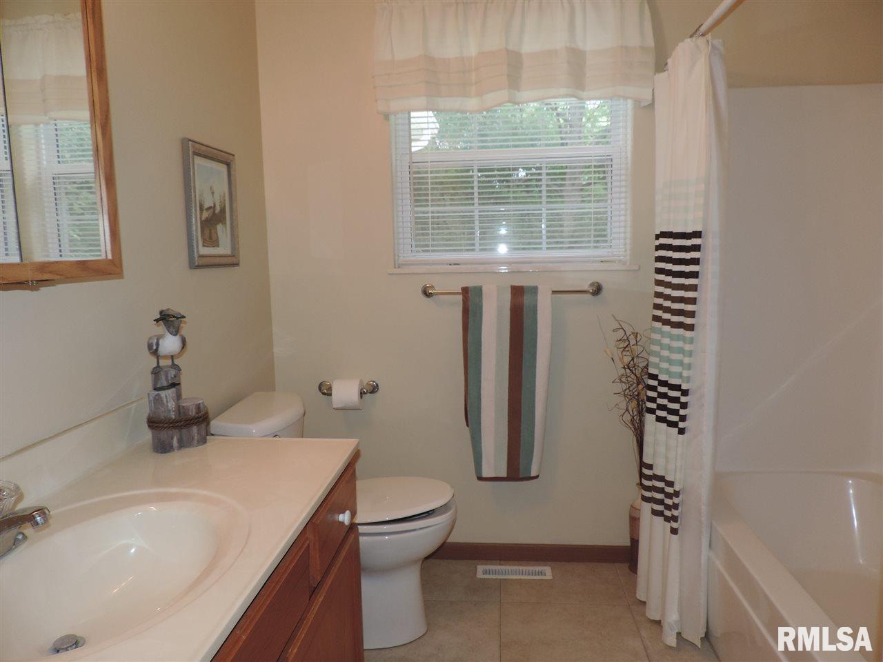 16526 VFW Road Pekin, IL 61554 - Photo 21 of 36