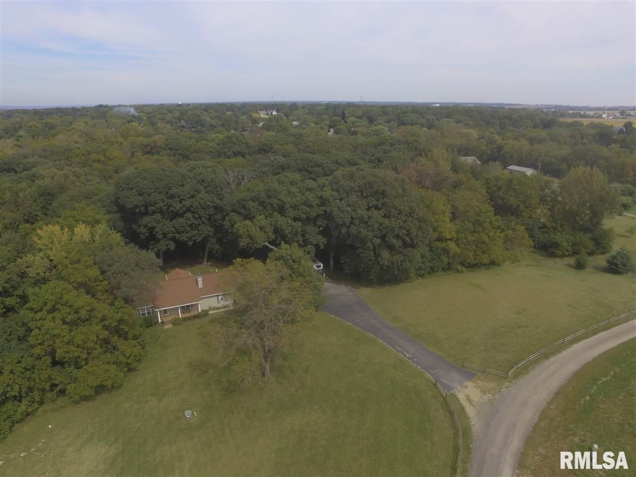 16526 VFW Road Pekin, IL 61554 - Photo 3 of 36