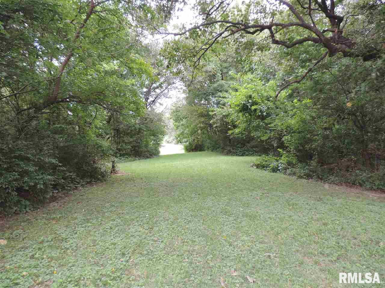 16526 VFW Road Pekin, IL 61554 - Photo 31 of 36