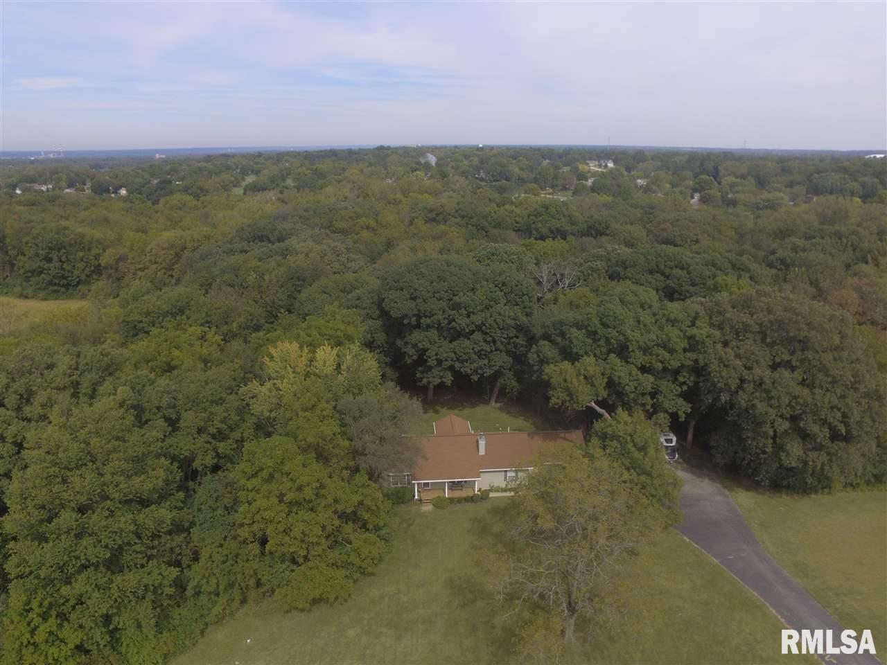 16526 VFW Road Pekin, IL 61554 - Photo 4 of 36