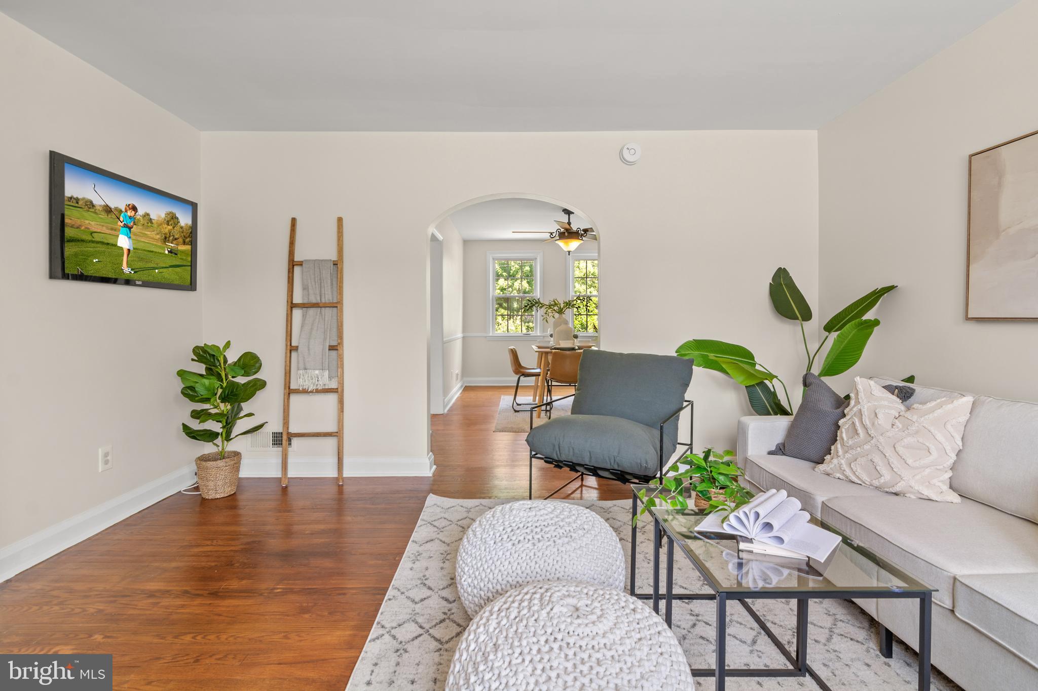 1644 Thetford Road Towson, MD 21286 - Photo 2 of 40 a living room with furniture and a wooden floor