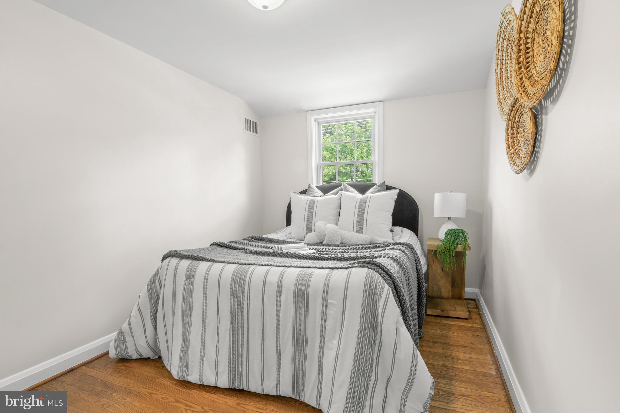 1644 Thetford Road Towson, MD 21286 - Photo 24 of 40 a bedroom with a bed and a window