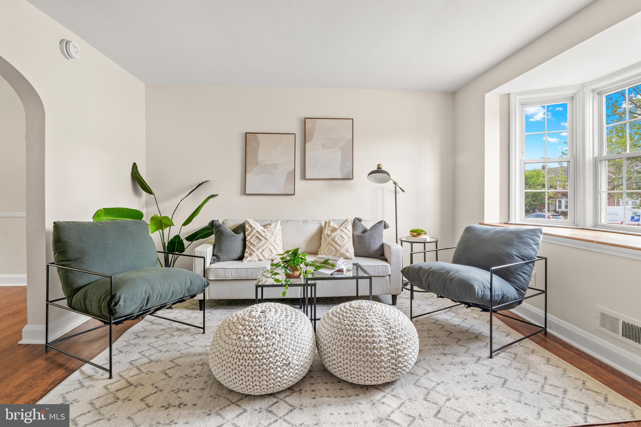 1644 Thetford Road Towson, MD 21286 - Photo 3 of 40 a living room with furniture and a large window
